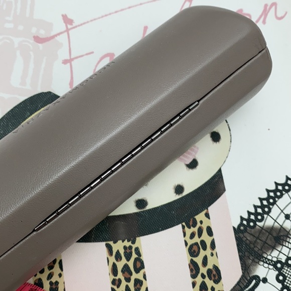 FREE BCBGMaxazria Eyeglasses Hardcase - Picture 3 of 8